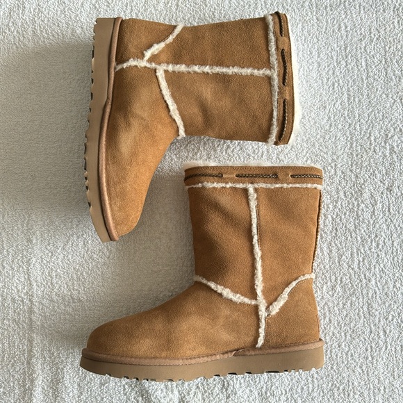 UGG Women’s Classic Short Shearling Braid Boots - Picture 4 of 16